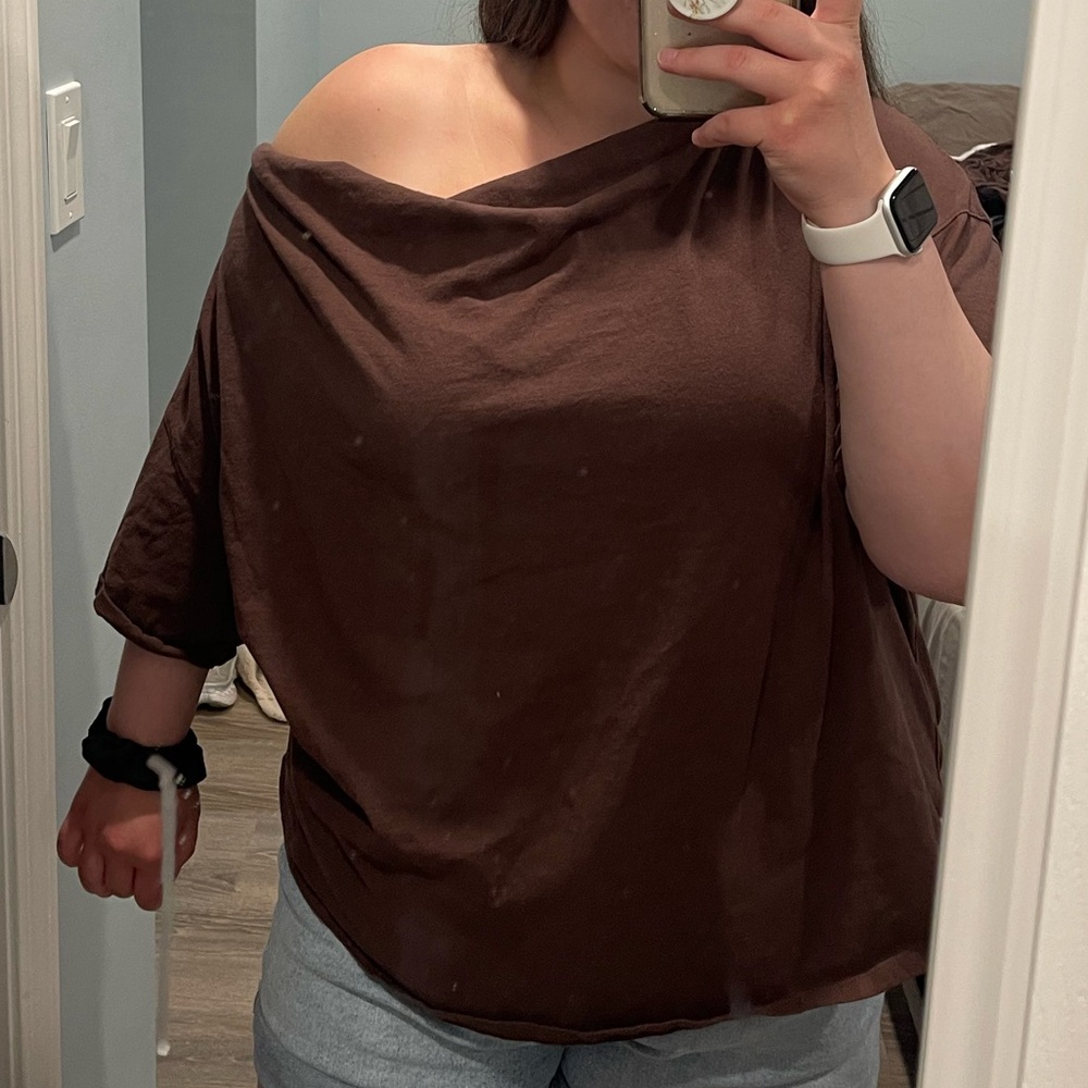 NEVER WORN Nuuds off the shoulder tee
